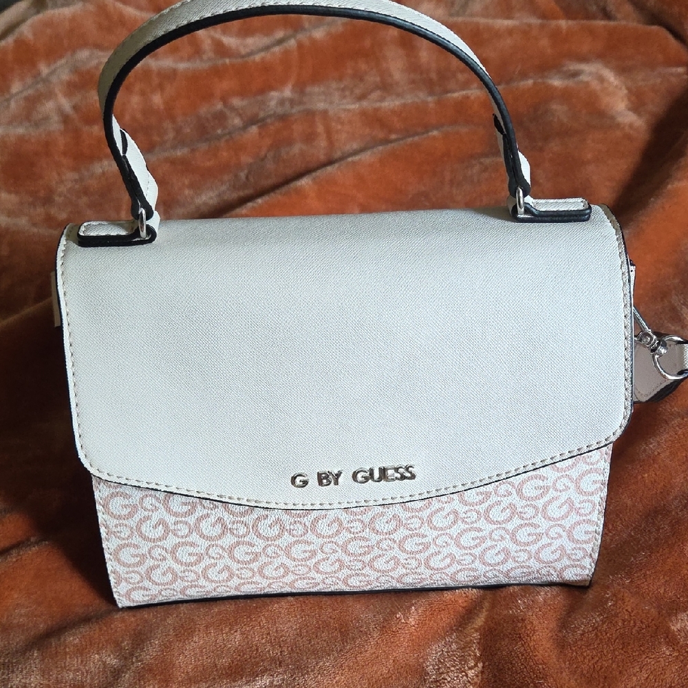 G by Guess White and Pink Shoulder Bag